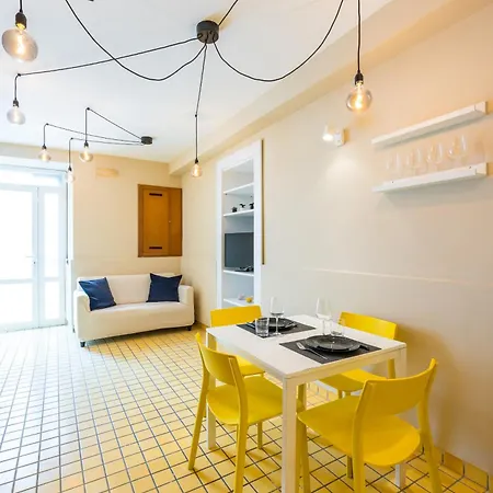 Apartment Chiaia Courtyard Haven Naples